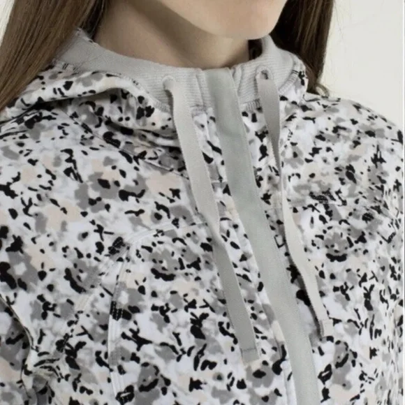 Lululemon Athletica Silver/Gray Asana Jacket - Picture 3 of 15